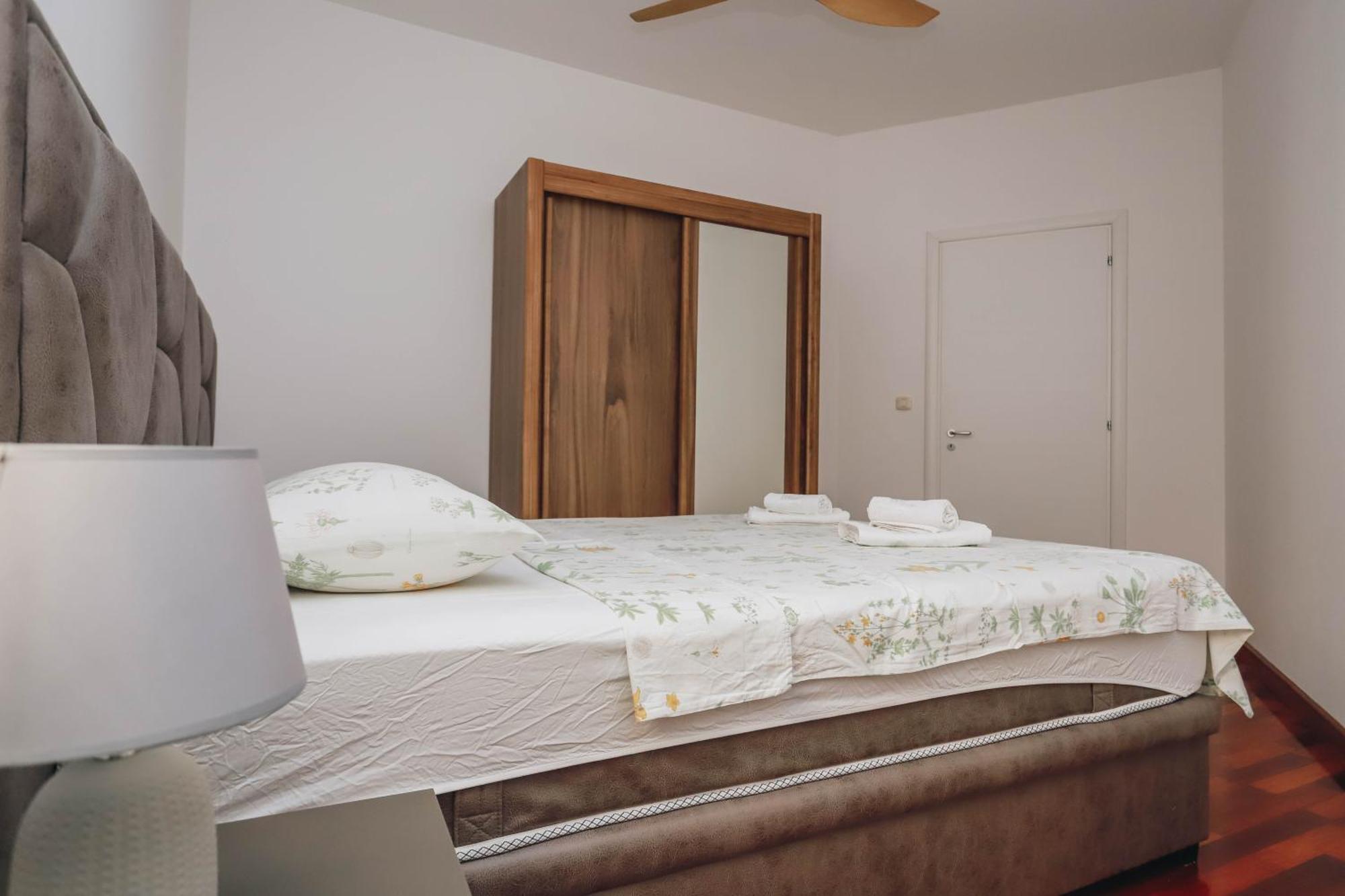 Apartment Near Ponta Nova Of Rafailovici Bečići エクステリア 写真