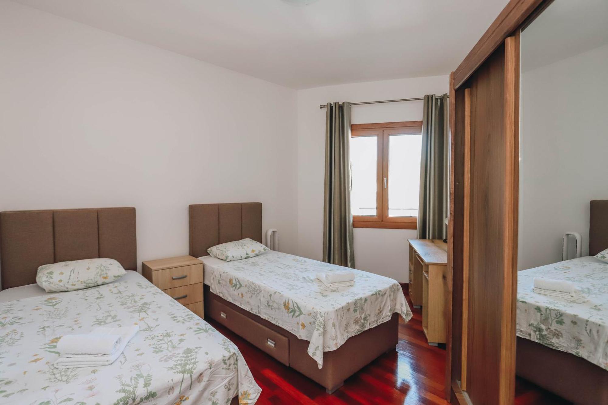 Apartment Near Ponta Nova Of Rafailovici Bečići エクステリア 写真
