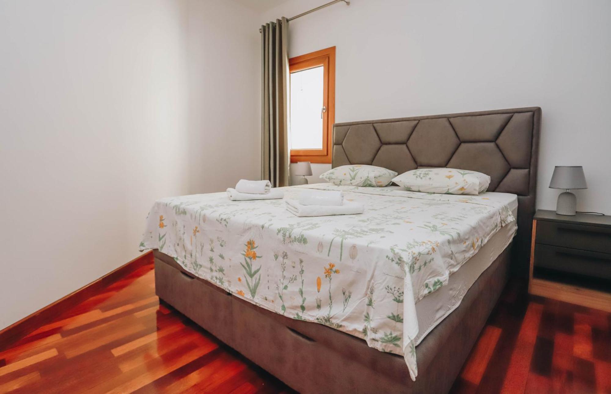 Apartment Near Ponta Nova Of Rafailovici Bečići エクステリア 写真
