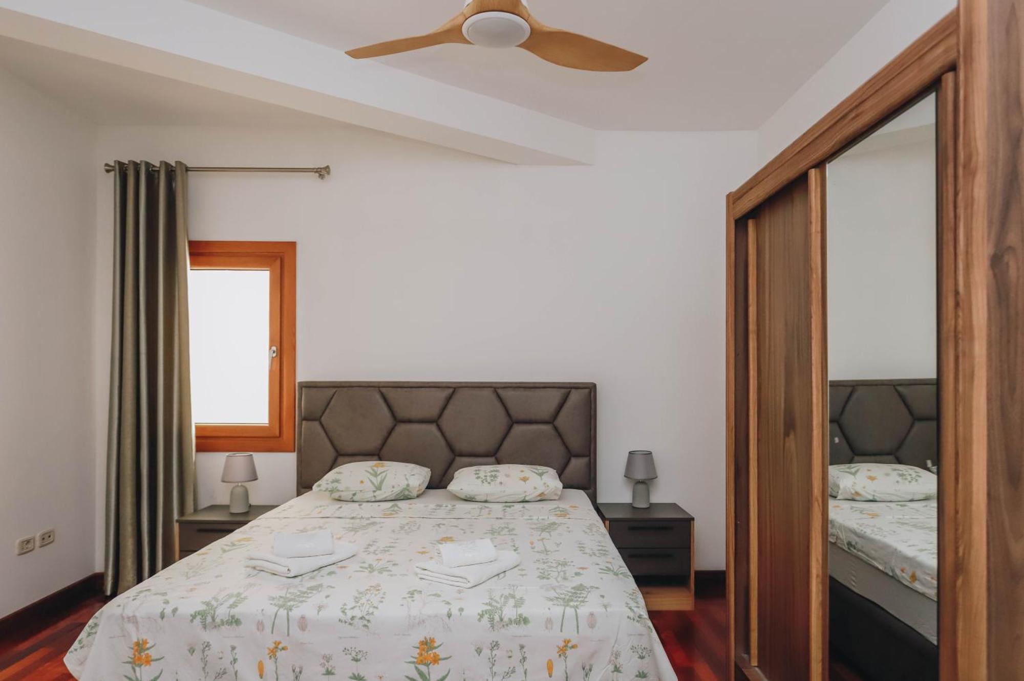 Apartment Near Ponta Nova Of Rafailovici Bečići エクステリア 写真